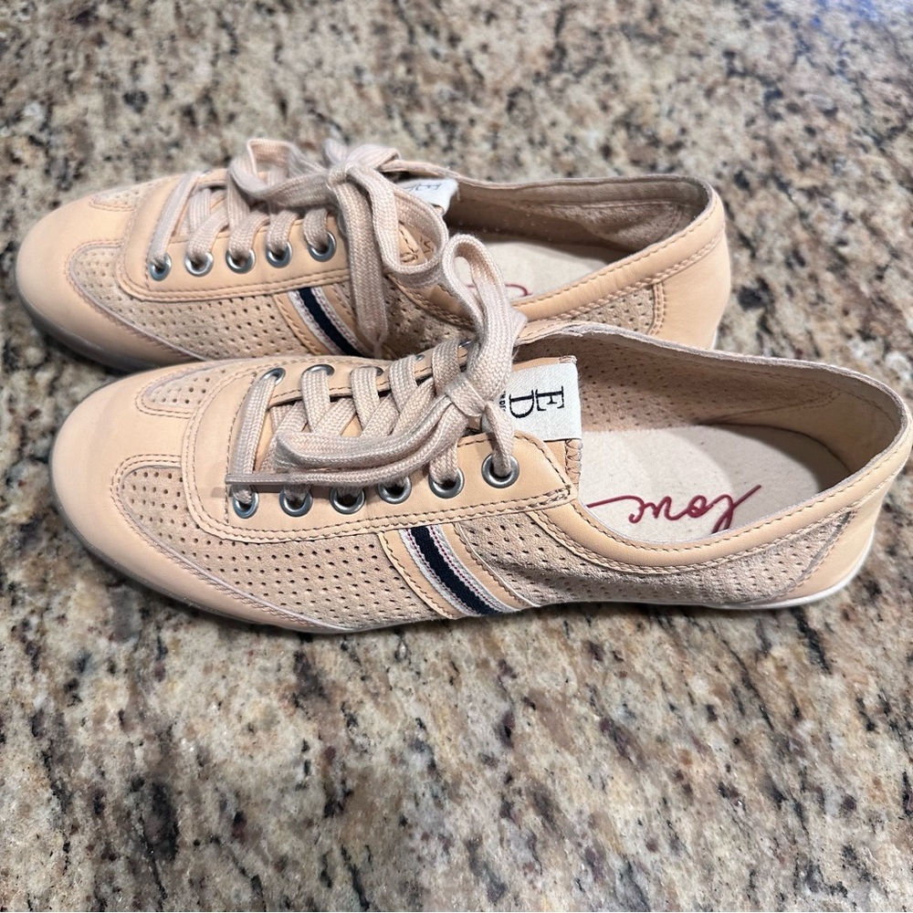 ED Ellen Degeneres sneakers